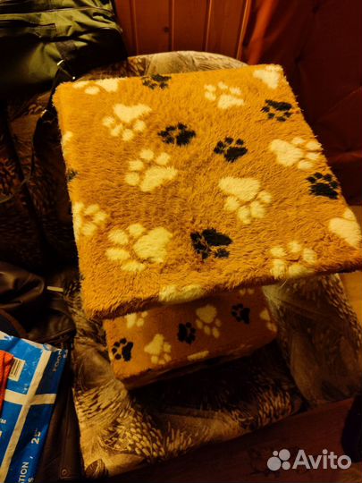 Когтеточка и кошачий домик с игрушкой