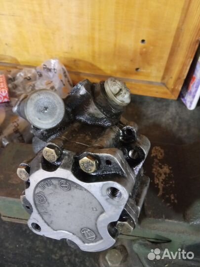 Насос гур. Vw т-4, 2.4.аав