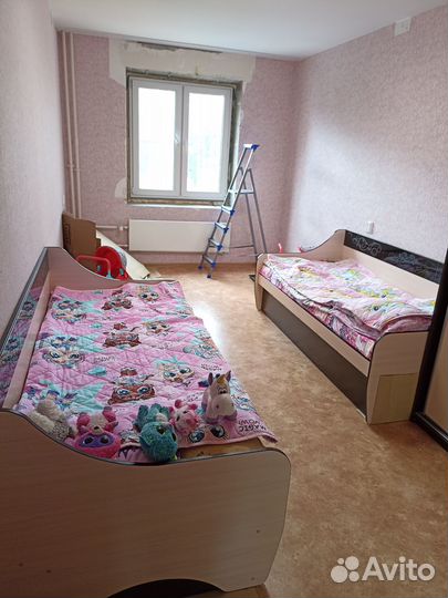 Продам детские кровати и шкаф-купе