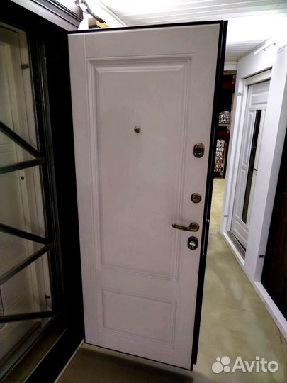 Дверь Входная