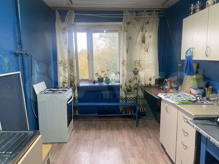 Комната 18 м² в 9-к., 4/5 эт.