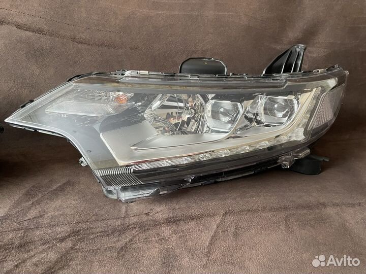 Mitsubishi outlander Фары передние оригинал
