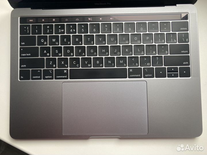 MacBook Pro 13 2019 8/256/i5 2.4Гц 84 цикла