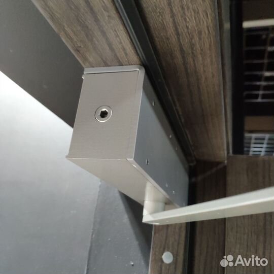 Установка, замена, ремонт дверных доводчиков