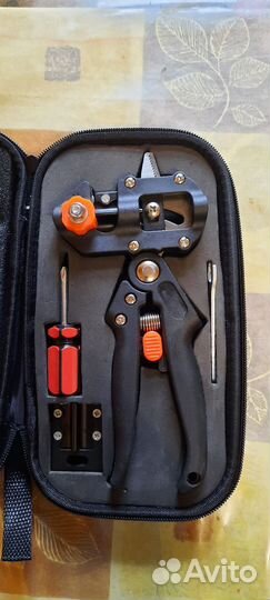 Секатор для прививки растений