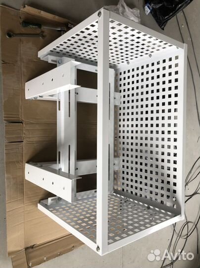 Корзина с кронштейном для кондиционера