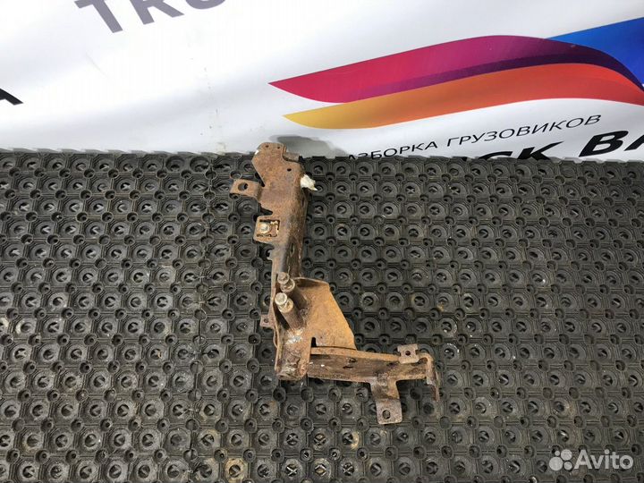 Кронштейн фары правый Volvo FH