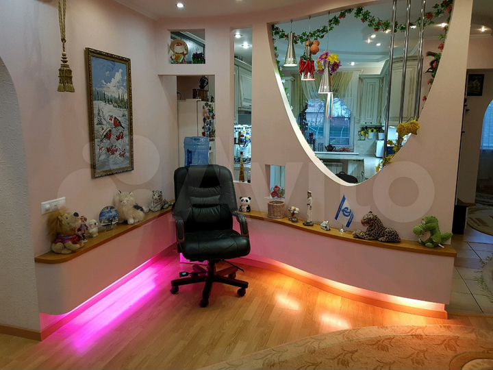 Дом 256 м² на участке 13 сот.