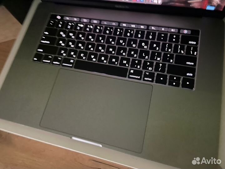 Macbook Pro 15 2018 i7 16gb 512gb Рабочая лошадка