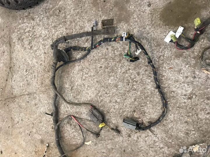 Электропроводка моторного отсека Ssangyong Rexton