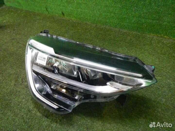 Фара правая Renault Arkana (2019-н.в.) LED