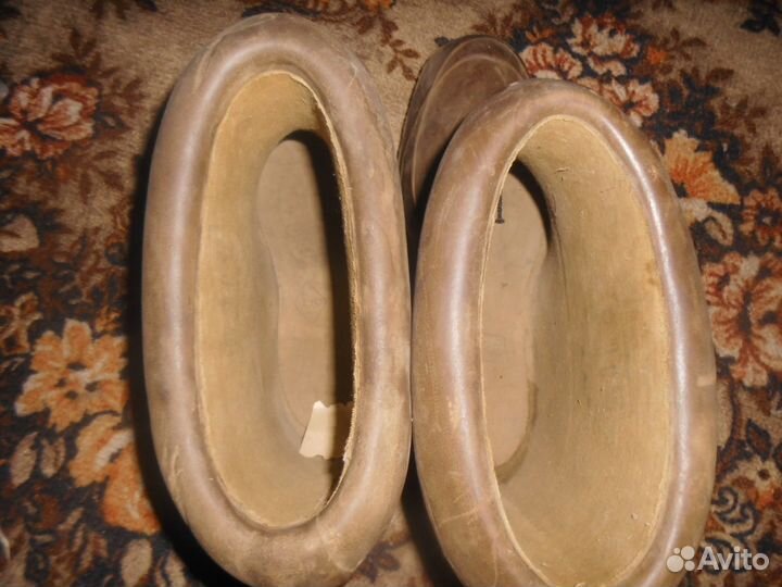 Рабочая одежда и обувь: кирзачи, ботинки, спецовки