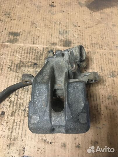 VW Golf 3 \ Passat B3;B4 суппорт задний и другое