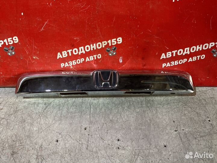 Honda Pilot 2 Накладка двери багажника