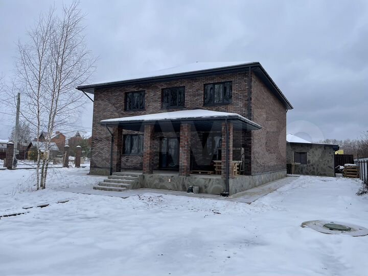 Дом 287 м² на участке 12 сот.