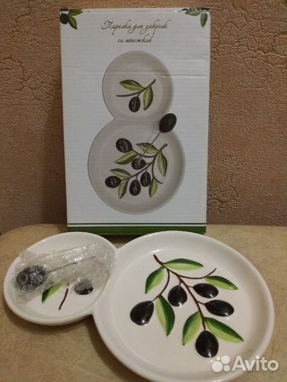 Менажница для оливок и закусок со шпажкой