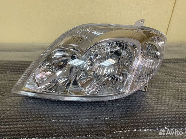 Фара левая Toyota Corolla 120 седан (2002-2004)