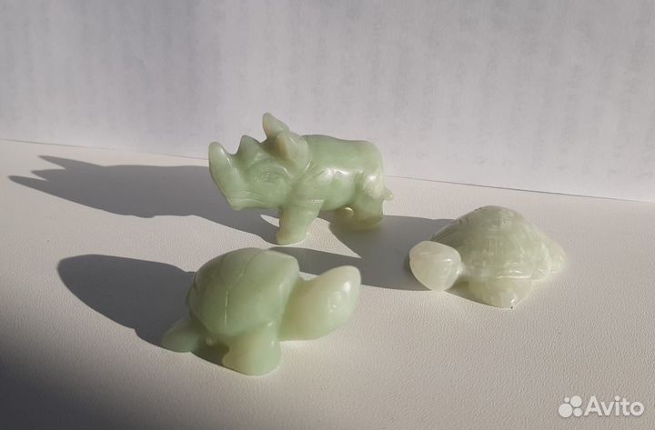 Фигурки из нефрита