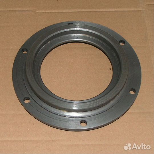 Крышка сальника передней ступицы маз 64221
