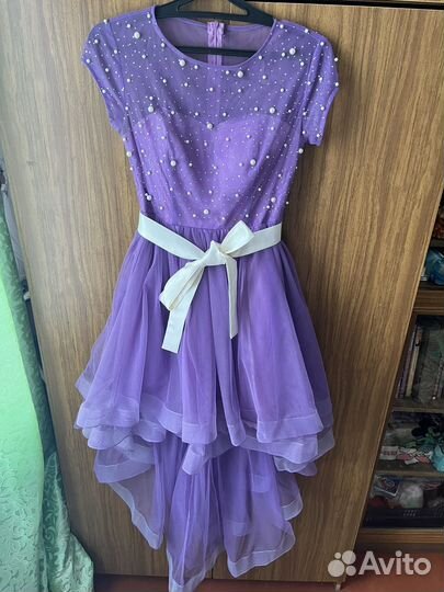 Нарядное платье 40-42 р