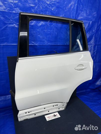 Дверь задняя левая Tiguan Тигуан цвет белый