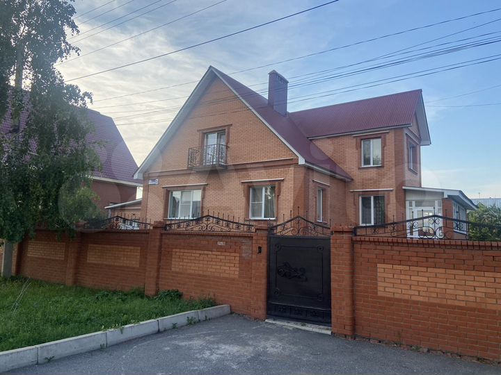 Дом 181 м² на участке 10 сот.