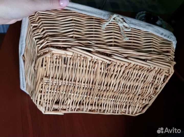 Корзинка плетёная