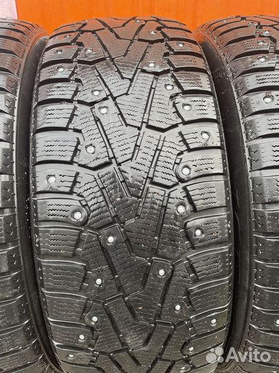 Pirelli Ice Zero 215/65 R17