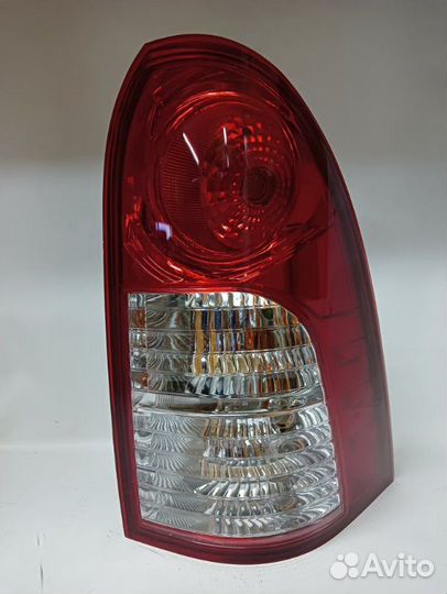 Фонарь правый Ssangyong Actyon Sports 1