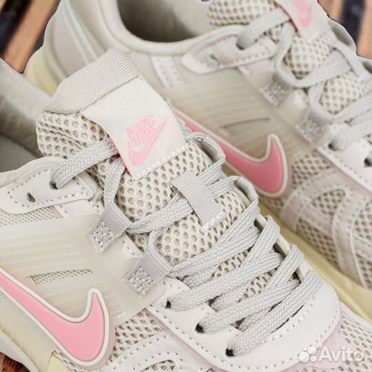 Кроссовки женские Nike V2K Run