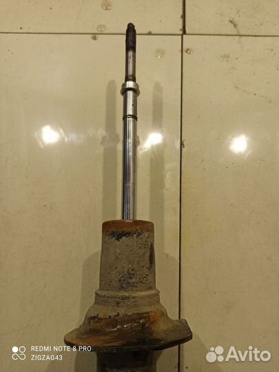 Амортизатор (передний, правый)