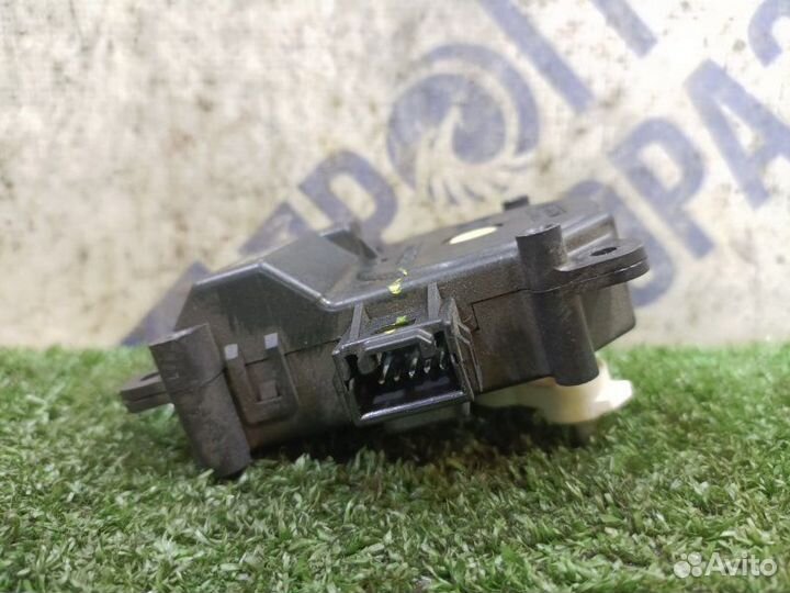 Сервопривод заслонки печки Toyota Mark X седан 2.5