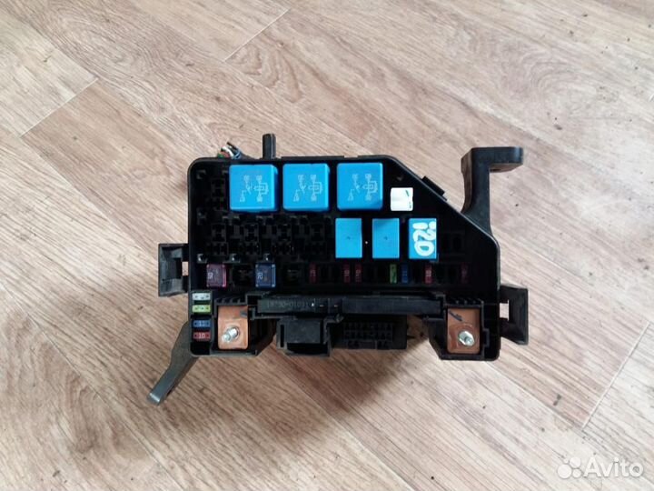 Блок предохранителей передний Hyundai i20 2008-20