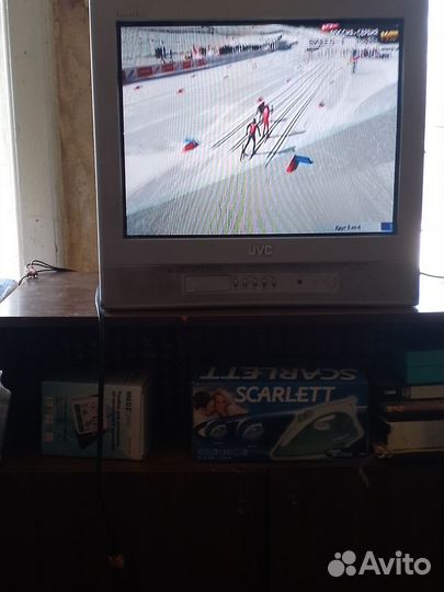 Телевизор бу JVC 21
