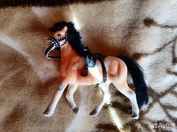 Лошадь игрушечная