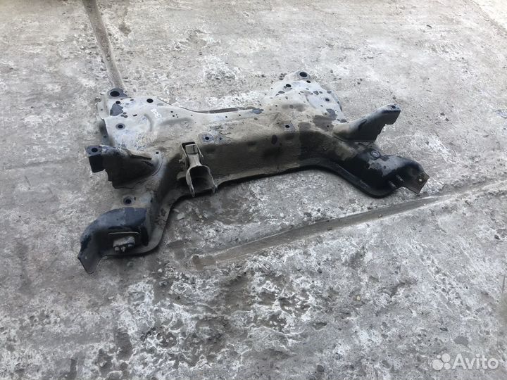 Подрамник peugeot 408