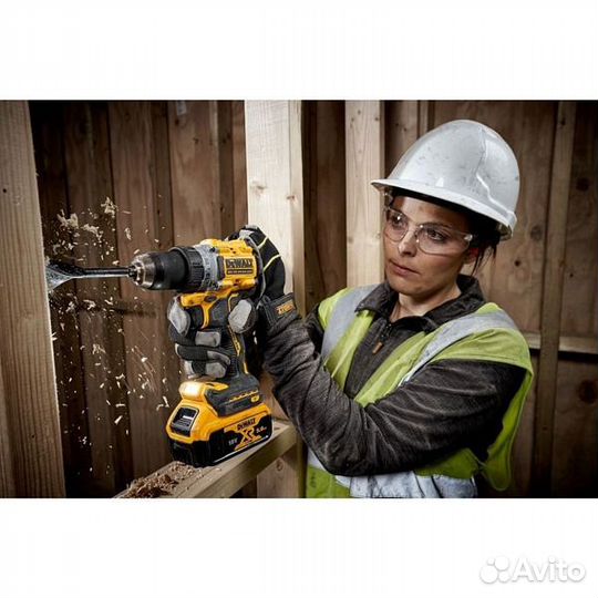 Аккумуляторная дрель-шуруповерт DeWalt DCD800P2T-Q