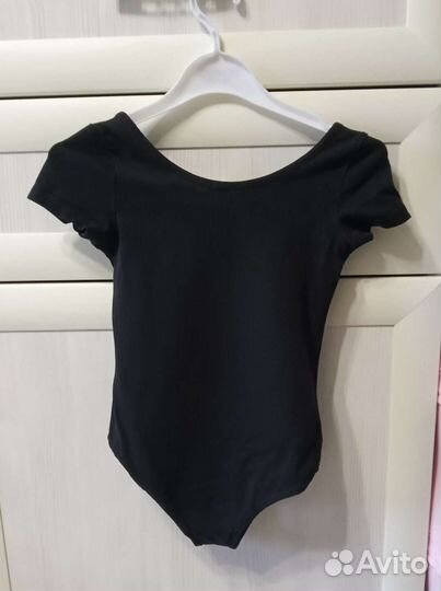 Гимнастические купальники и юбка, р. 128