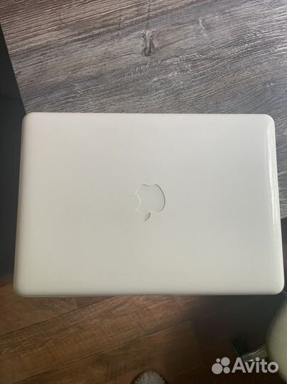 Apple MacBook