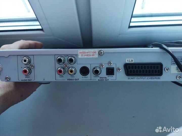 DVD плейер c караоке BBK DV323S