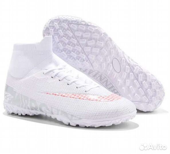 Футбольные бутсы