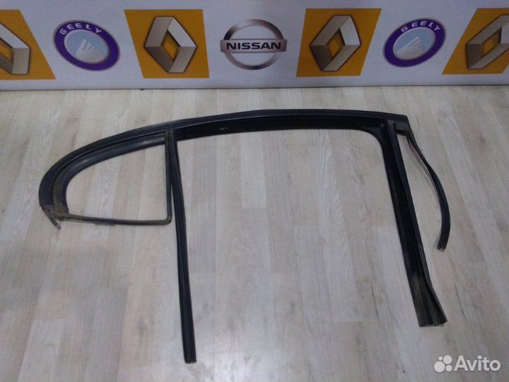 Уплотнитель зад проема стекла двери Renault fluenc