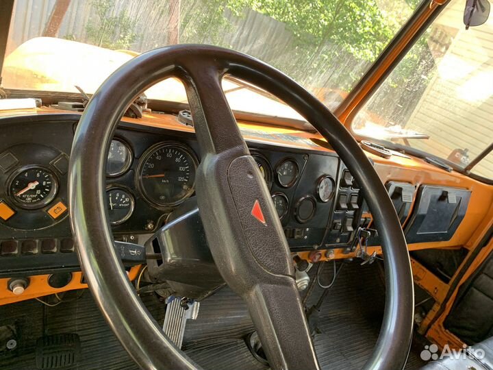 Урал с гидроманипулятором