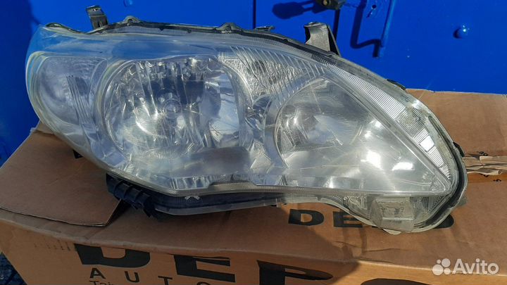 Продам фару Тойота Королла 2011