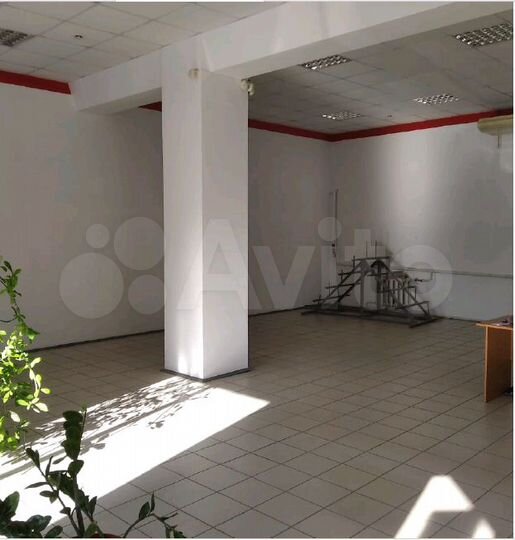 Торговое помещение + склад, 103 м²