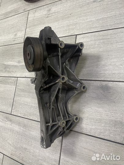 Кронштейн генератора Ауди А4 8Е Б7