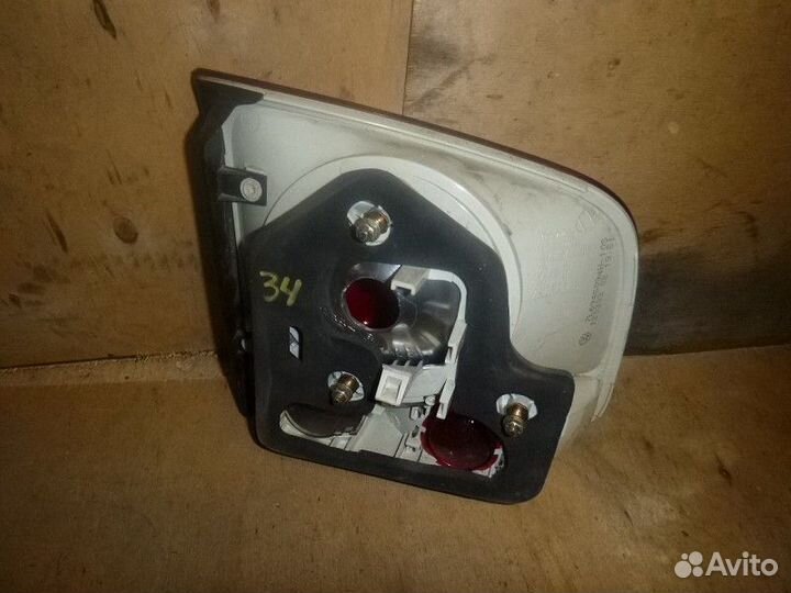 Фонарь задний внутренний правый Volkswagen touareg