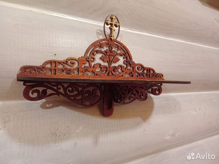 Полка для икон деревянная резная