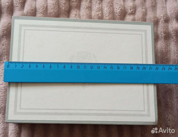 Новая подарочная коробка