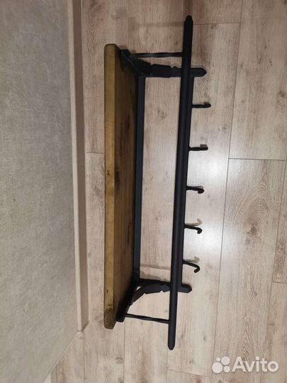 Вешалка настенная для одежды кованная